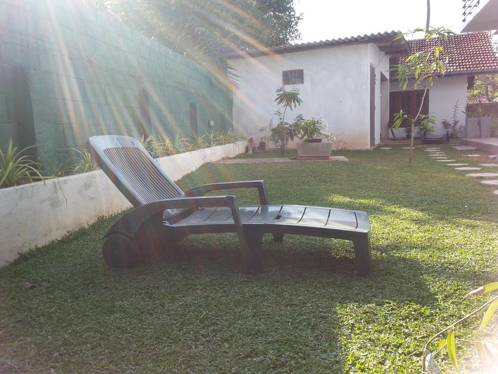 Mama Beach Villa Негомбо Екстериор снимка