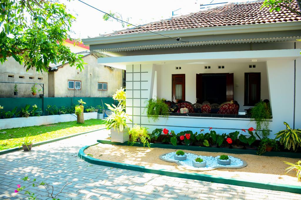 Mama Beach Villa Негомбо Екстериор снимка