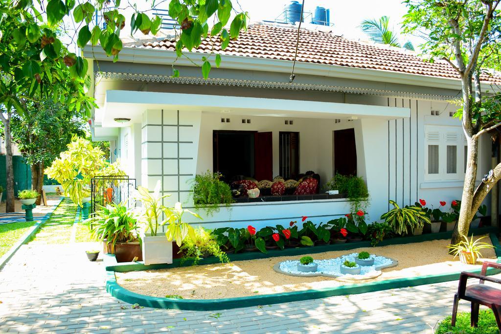 Mama Beach Villa Негомбо Екстериор снимка